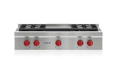 Wolf gas rangetop with red control knobs